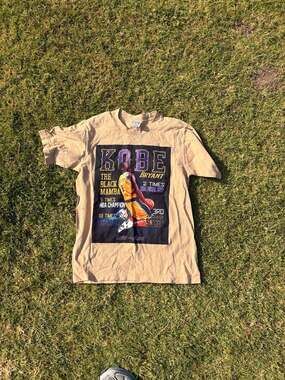 Kobe Bryant Portrait Tee L (42-44) New